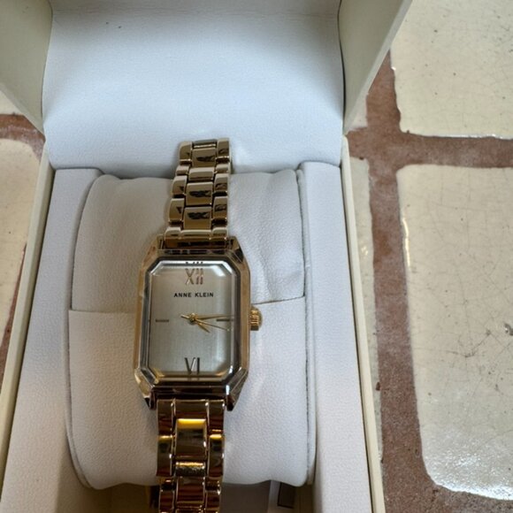 Anne Klein Octagonal Shaped Metal Bracelet Watch- NEW - Picture 2 of 4